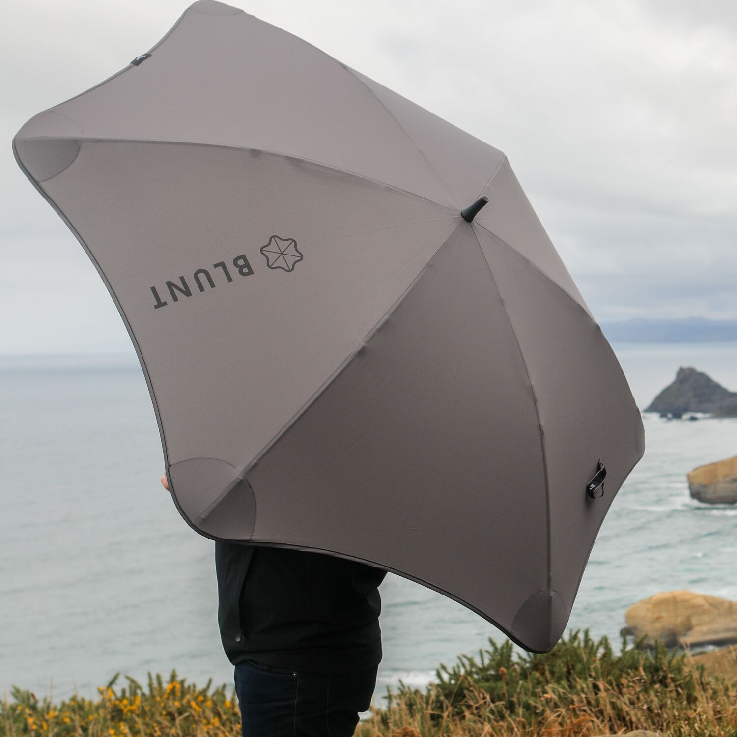 121889 - BLUNT Sport Umbrella - Image 3