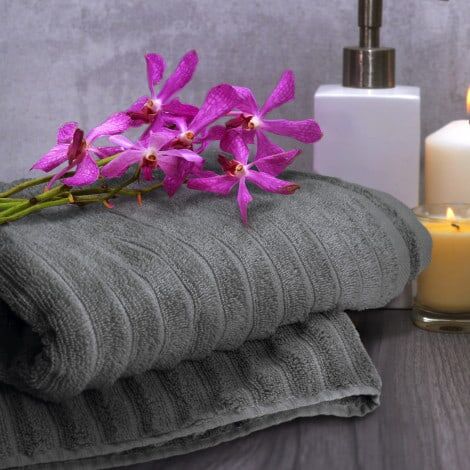 Palms Luxury Towel - Image 3